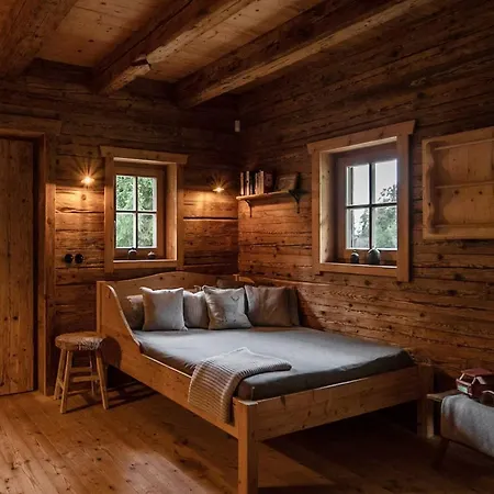 Valdit Altholz Bergchalet In Sonniger Alleinlage